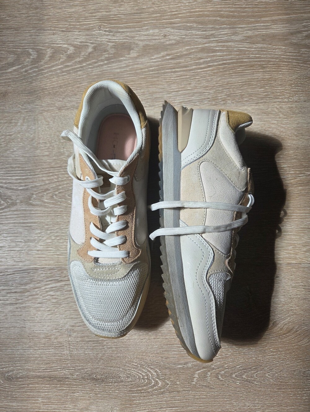 HOFF -City Anthroplogie Women’s Casual Cream & Beige Lace-Up Sneakers SZ10